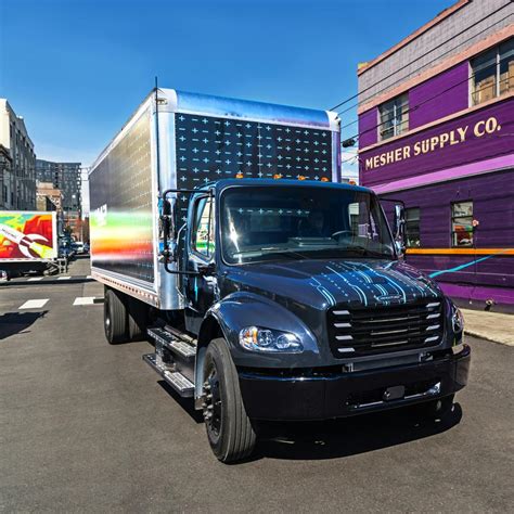 freightliner em2 trucks